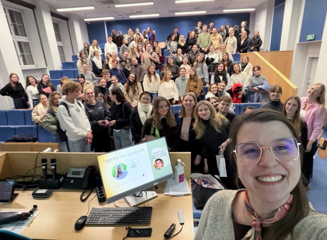 W dniu 24.11.2025 w Centrum Symulacji Medycznej w Zabrzu odbył się pierwszy wykład w nowym roku akademickim zorganizowany przez Polskie Towarzystwo Studentów Stomatologii