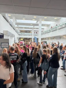 „Zobacz, jak działa współpraca w medycynie – ICEQ dla licealistów”